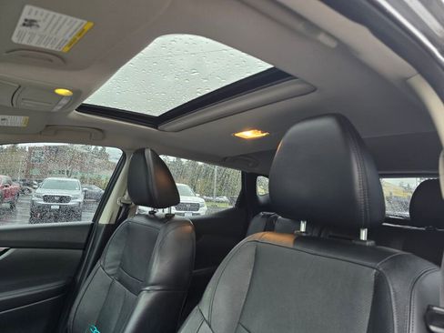 Used 2017 Nissan Rogue Sport SL w/ SL Premium Package image 5