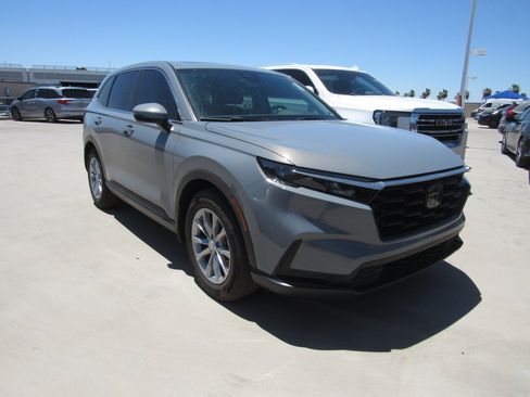 Used 2025 Honda CR-V EX image 2