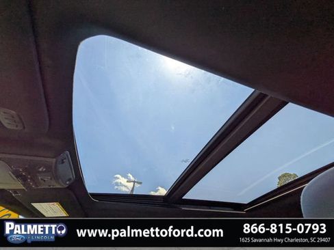 Used 2022 Ford F250 Lariat w/ Black Appearance Pkg AWD/4WD image 20