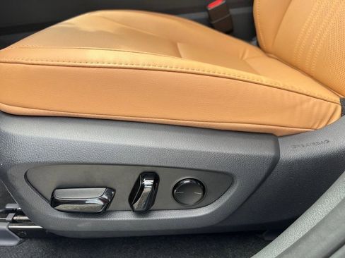 Used 2025 Lexus NX 250 FWD w/ Cold Area Package image 11