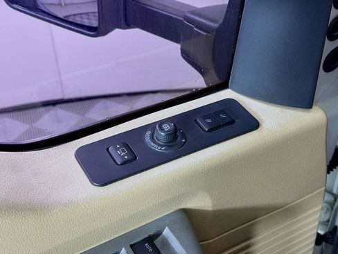 Used 2016 Ford F250 Lariat w/ Lariat Interior Package image 32