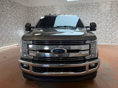 Used 2019 Ford F250 Lariat w/ Lariat Value Package image 2