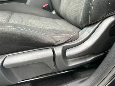 Used 2021 Nissan Rogue S image 4