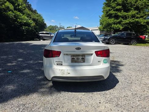 Used 2010 Kia Forte EX FWD image 4