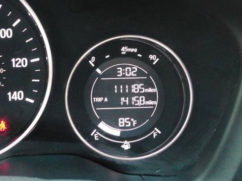 Used 2018 Honda HR-V LX image 36