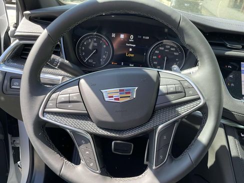 New 2025 Cadillac XT5 Sportv w/ LPO, Onyx Lite Package image 24