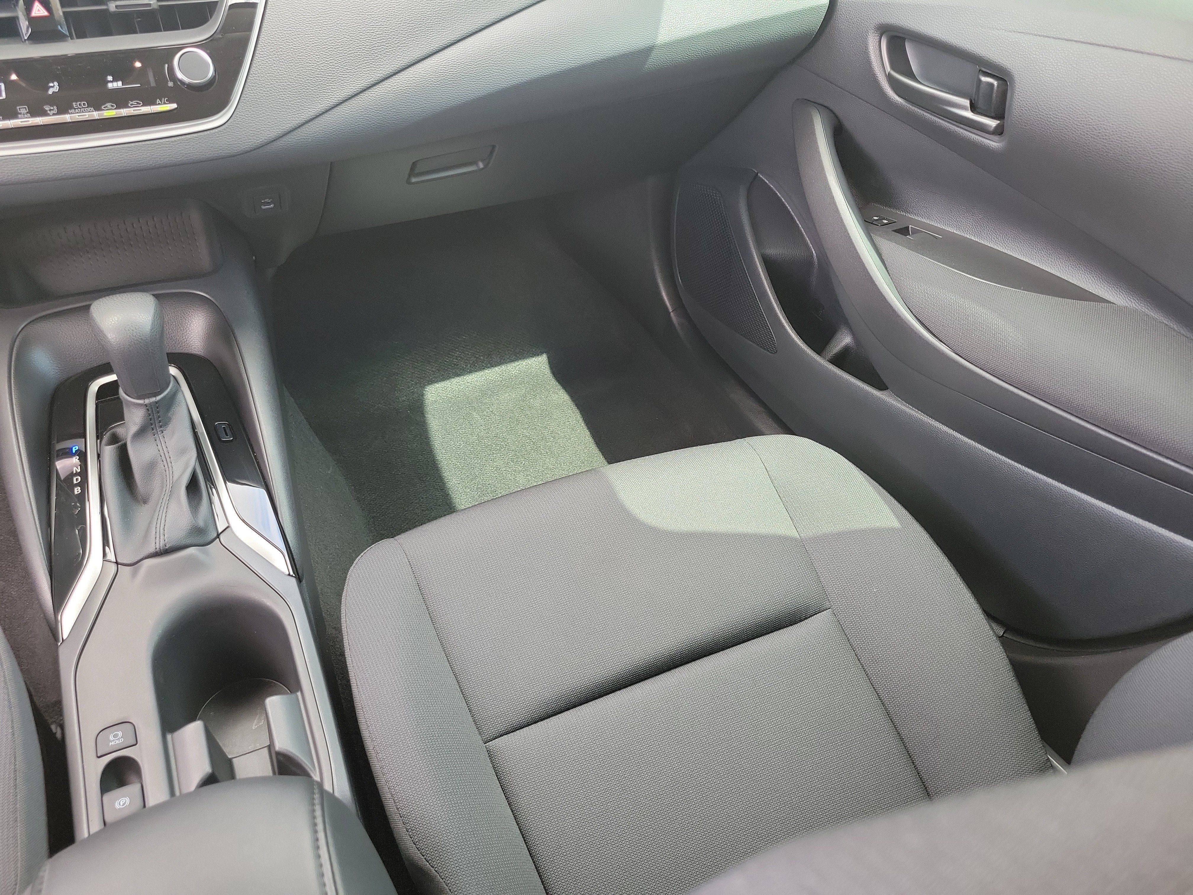 Used 2025 Toyota Corolla LE FWD image 16