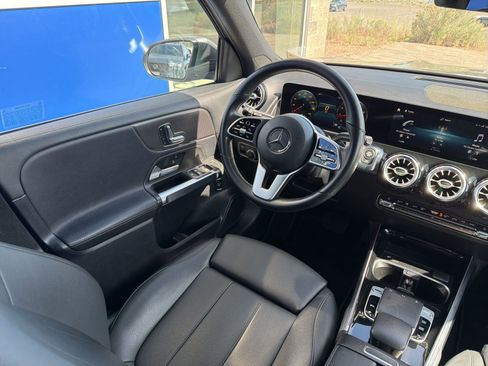 Used 2021 Mercedes-Benz GLB 250 4MATIC image 12