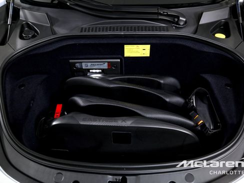 Used 2025 McLaren Artura Spider image 17