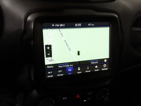 Used 2022 Jeep Renegade Altitude image 7