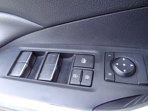 Used 2024 Toyota RAV4 XLE AWD/4WD image 15