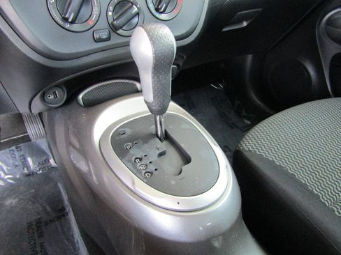 Used 2016 Nissan Juke S FWD image 18