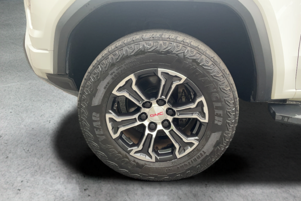 Used 2024 GMC Canyon AT4 w/ AT4 Premium Package AWD/4WD image 23