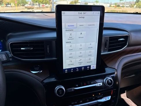 Used 2022 Ford Explorer King Ranch w/ Premium Technology Package image 10