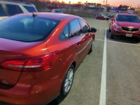 Used 2018 Ford Focus SE image 3