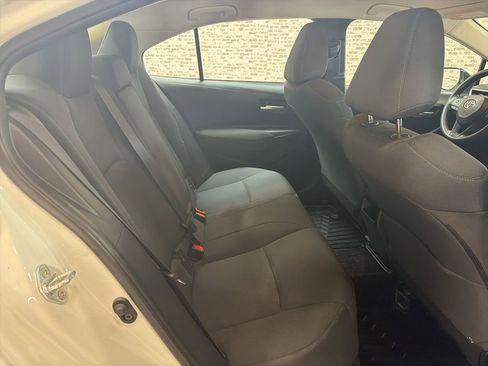 Used 2021 Toyota Corolla LE image 12