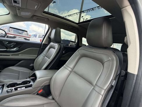 Used 2023 Lincoln Corsair AWD w/ Equipment Group 101A image 11