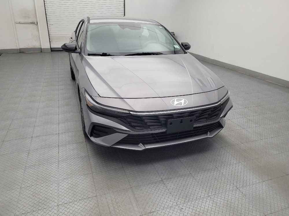 Used 2025 Hyundai Elantra Sport FWD image 14