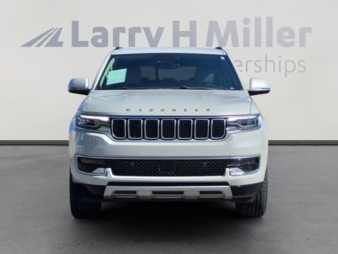 Used 2022 Jeep Wagoneer Series II AWD/4WD image 10