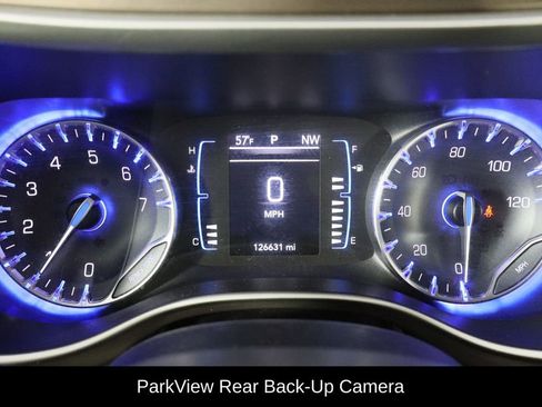 Used 2017 Chrysler Pacifica Touring-L w/ Tire & Wheel Group image 11