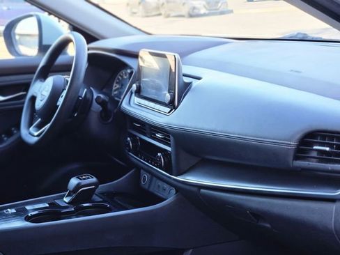 Certified 2023 Nissan Rogue SV image 13