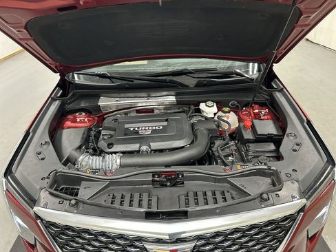 Used 2024 Cadillac XT4 Luxury w/ Cold Weather Package image 24