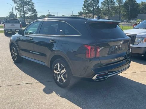 Used 2021 Kia Sorento S w/ Panoramic Sunroof Package FWD image 3