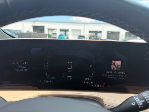 Used 2025 Cadillac XT4 Premium Luxury AWD/4WD image 22