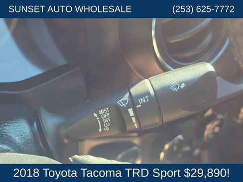 Used 2018 Toyota Tacoma TRD Sport AWD/4WD image 31