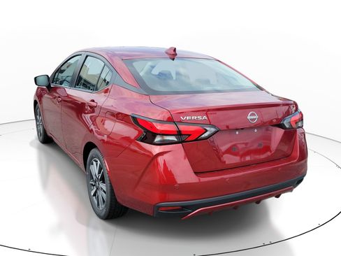 Used 2025 Nissan Versa SV FWD image 4