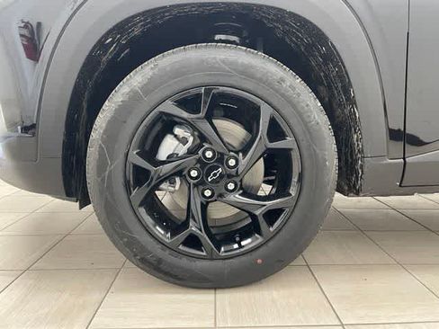 New 2026 Chevrolet Trax LT w/ Driver Confidence Package FWD image 8