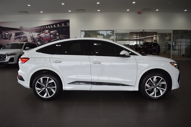 Used 2023 Audi Q4 e-tron Premium Plus w/ Premium Plus AWD/4WD image 8