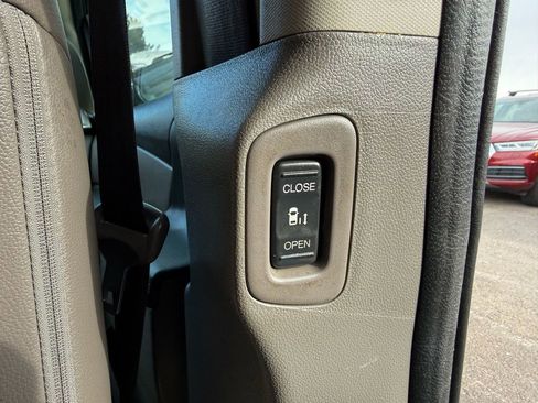 Used 2015 Honda Odyssey EX-L image 25