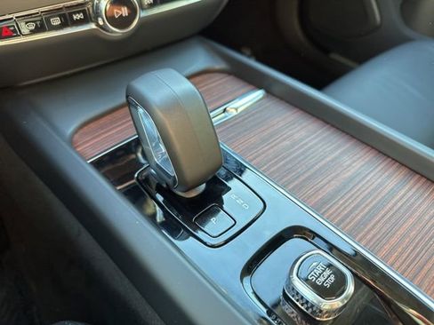 Certified 2025 Volvo V60 B5 Cross Country Plus image 20