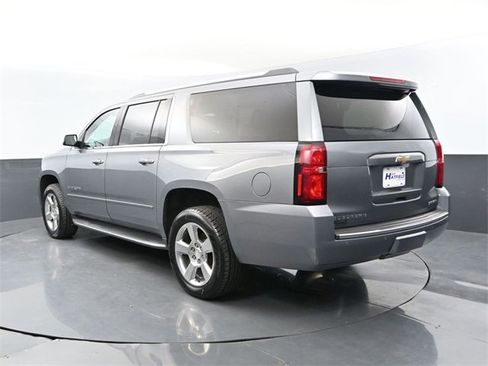 Used 2020 Chevrolet Suburban Premier w/ Premier 6.2L Value Package image 4