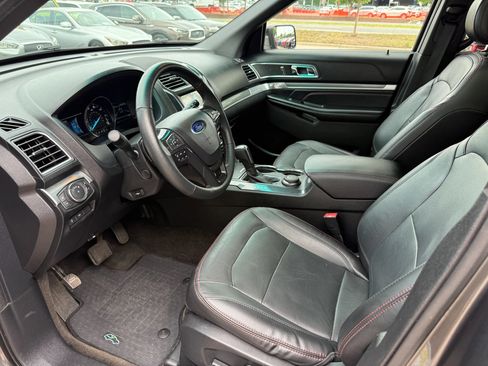 Used 2017 Ford Explorer Sport w/ Equipment Group 401A AWD/4WD image 9