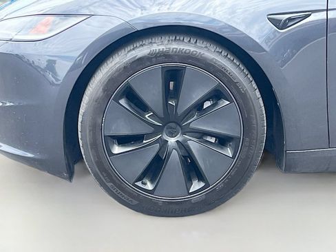 Used 2025 Tesla Model 3 Long Range AWD/4WD image 32
