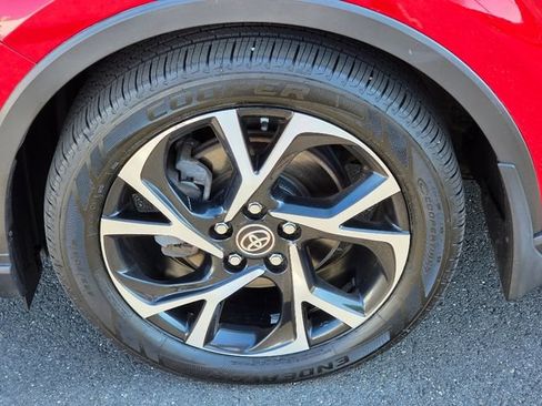 Used 2021 Toyota C-HR XLE FWD image 18