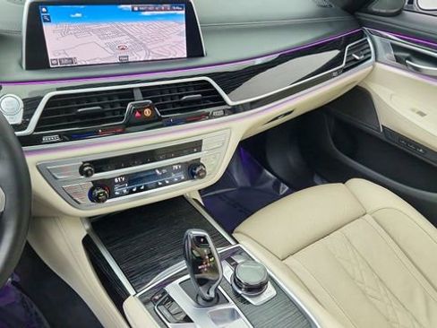 Used 2022 BMW 740i w/ M Sport Package image 43