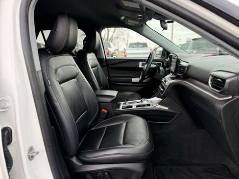 Used 2023 Ford Explorer XLT w/ Equipment Group 202A image 17
