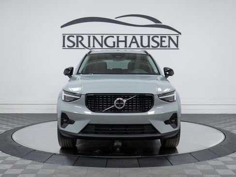 New 2026 Volvo XC40 B5 Plus w/ Protection Package Premier AWD/4WD image 2