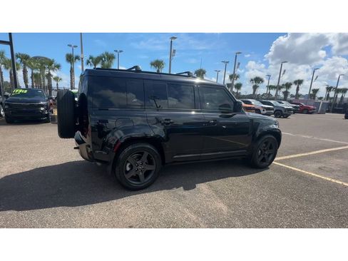 Used 2021 Land Rover Defender 110 X-Dynamic SE AWD/4WD image 2
