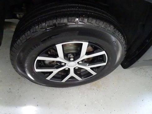 Certified 2025 Jeep Grand Cherokee L Limited AWD/4WD image 30