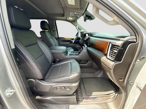 Used 2025 GMC Sierra 2500 Denali w/ Denali Reserve Package AWD/4WD image 30