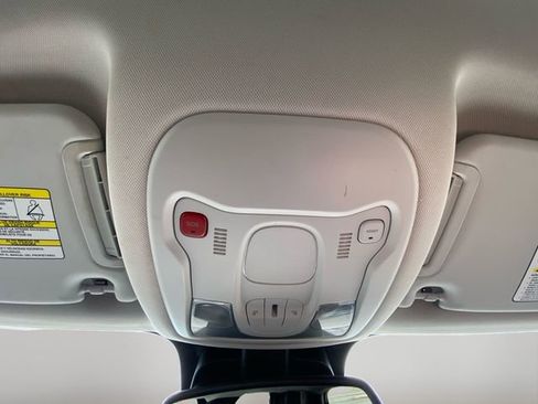 Used 2021 Jeep Renegade Limited w/ Luxury Group II image 27