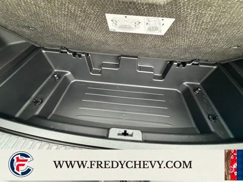 Used 2025 Chevrolet Traverse LT FWD image 32