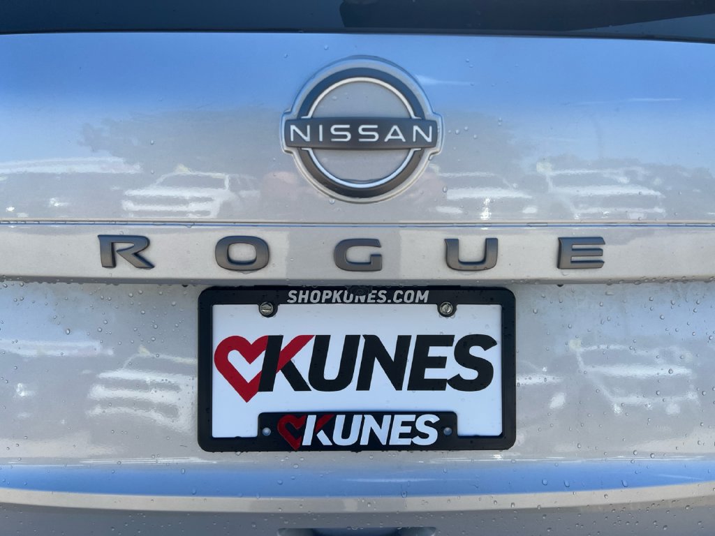 Used 2024 Nissan Rogue SV FWD image 48