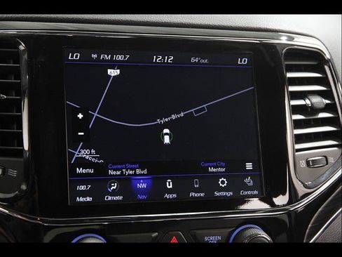 Used 2021 Jeep Grand Cherokee Limited AWD/4WD image 11