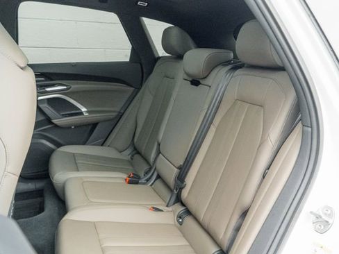 Used 2025 Audi Q5 Premium Plus w/ Premium Plus AWD/4WD image 18