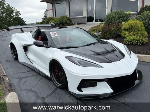 Used 2023 Chevrolet Corvette Stingray Preferred Conv w/ Z51 Performance Package RWD image 2